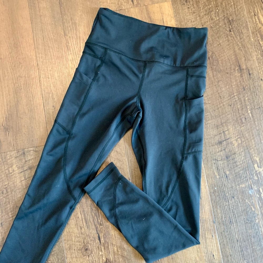 Zyia Black Light and Tight leggings